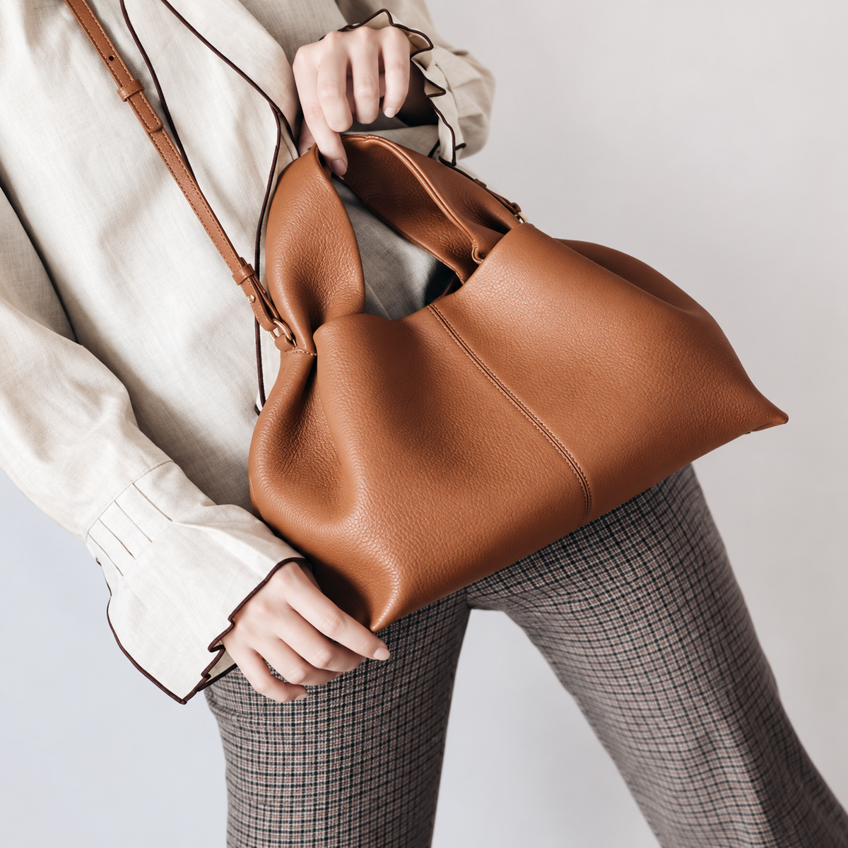 Medium Brown Leather Cloud Handbag with Top Handle